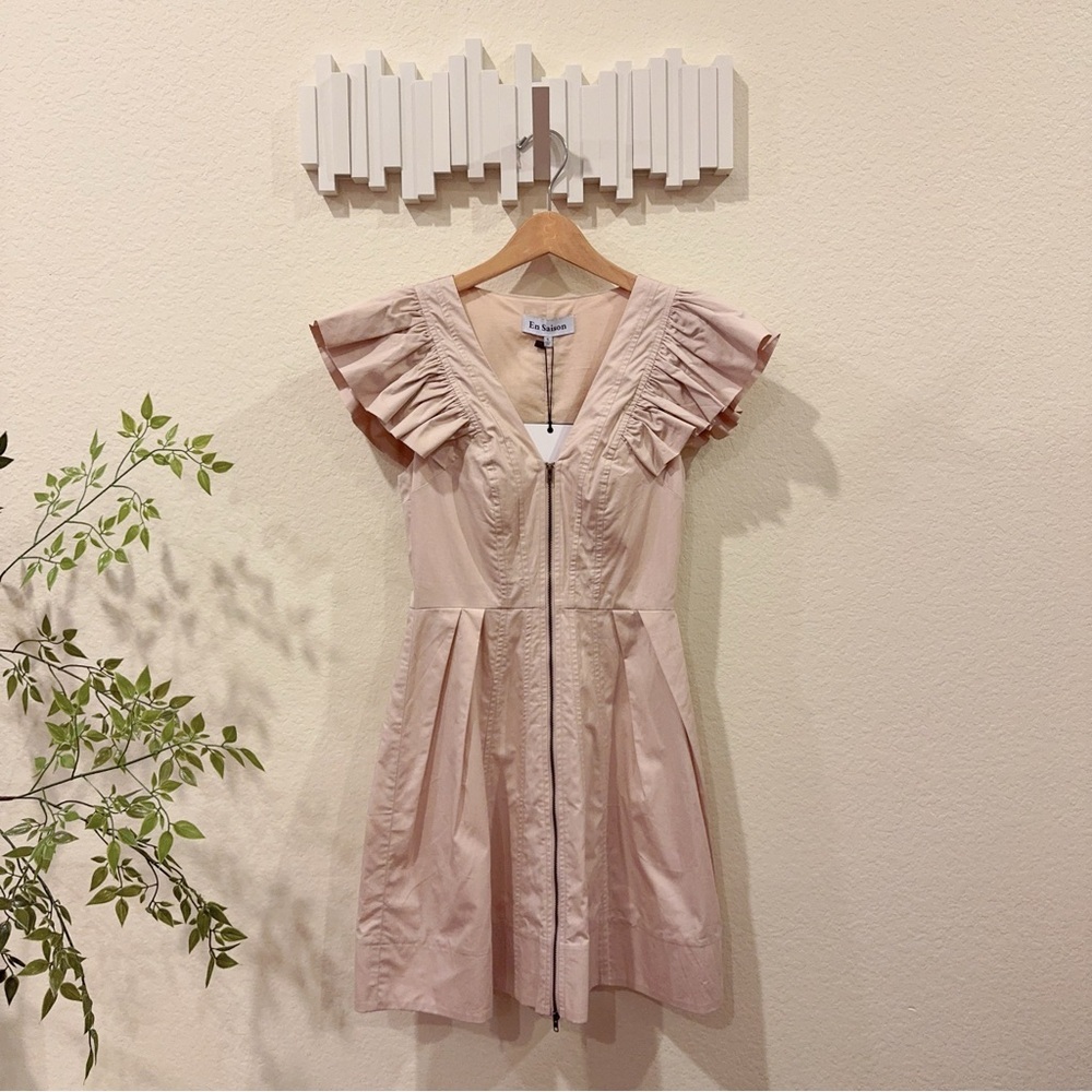 En Saison Leighton Ruffled Mini Dress in Stone Beige Size Small NWT - Picture 2 of 7